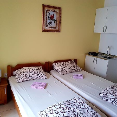 Guesthouse Sun Hostel บุดวา ภายนอก รูปภาพ