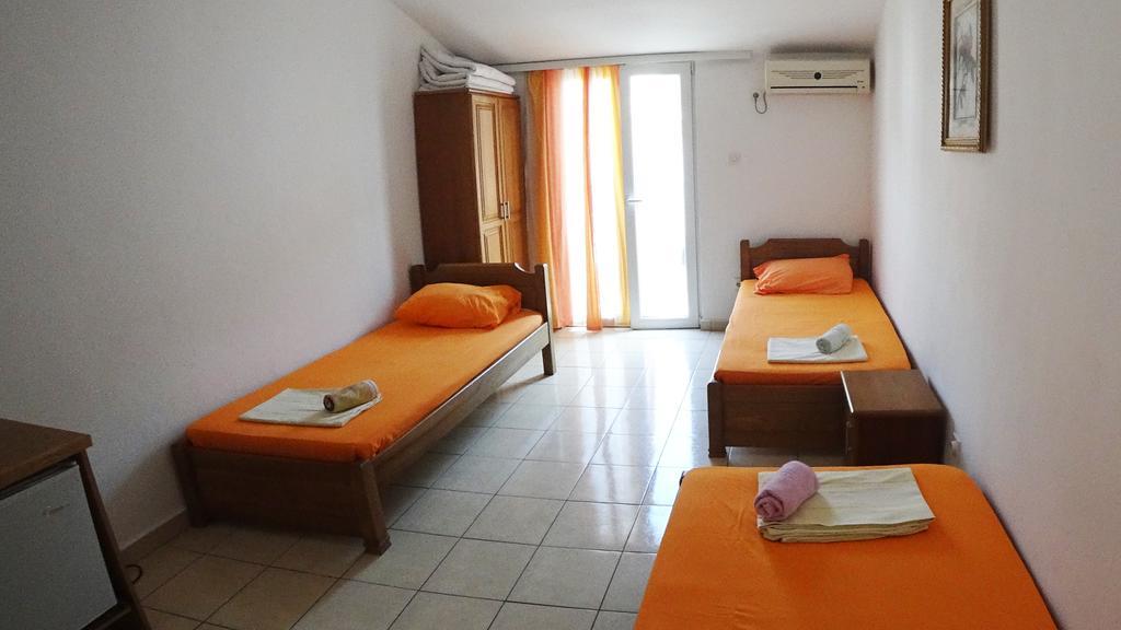 Guesthouse Sun Hostel บุดวา ภายนอก รูปภาพ