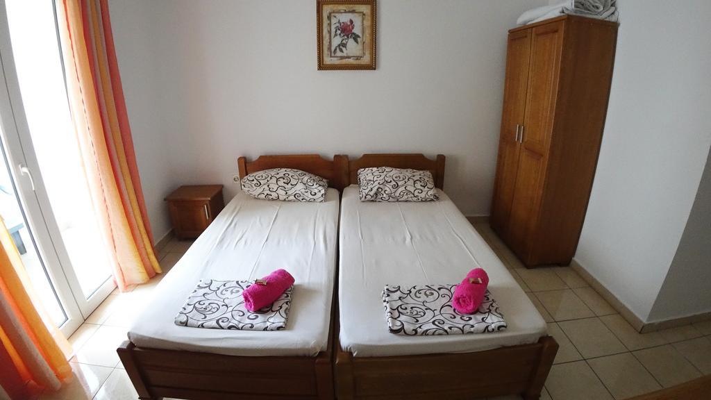 Guesthouse Sun Hostel บุดวา ภายนอก รูปภาพ