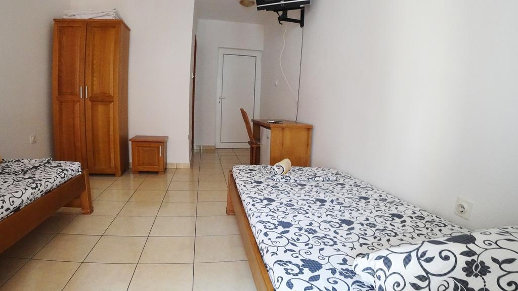 Guesthouse Sun Hostel บุดวา ภายนอก รูปภาพ