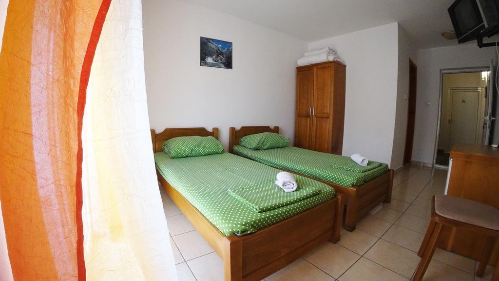 Guesthouse Sun Hostel บุดวา ภายนอก รูปภาพ