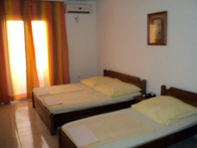 Guesthouse Sun Hostel บุดวา ภายนอก รูปภาพ