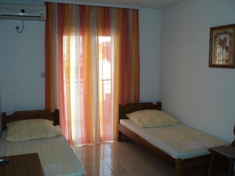 Guesthouse Sun Hostel บุดวา ภายนอก รูปภาพ