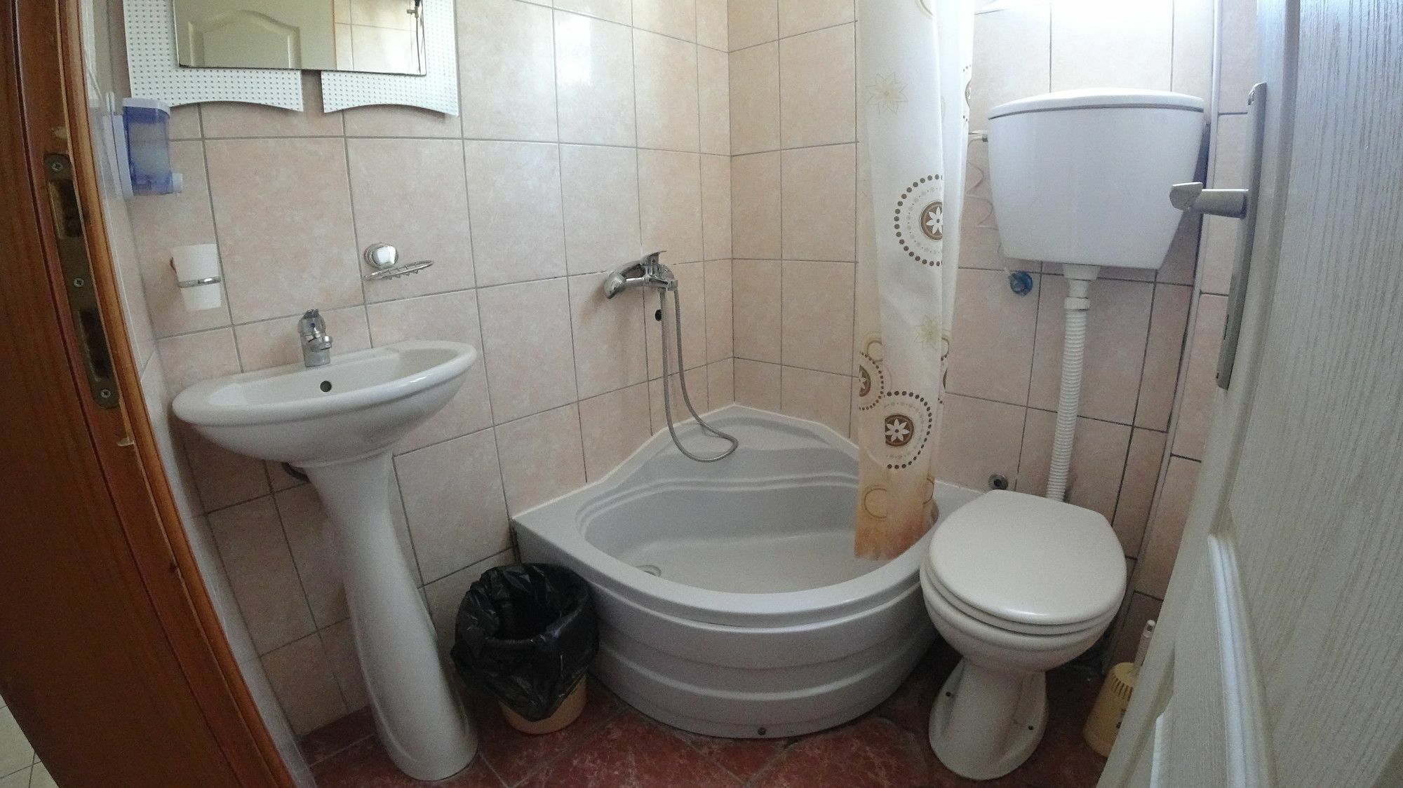 Guesthouse Sun Hostel บุดวา ภายนอก รูปภาพ