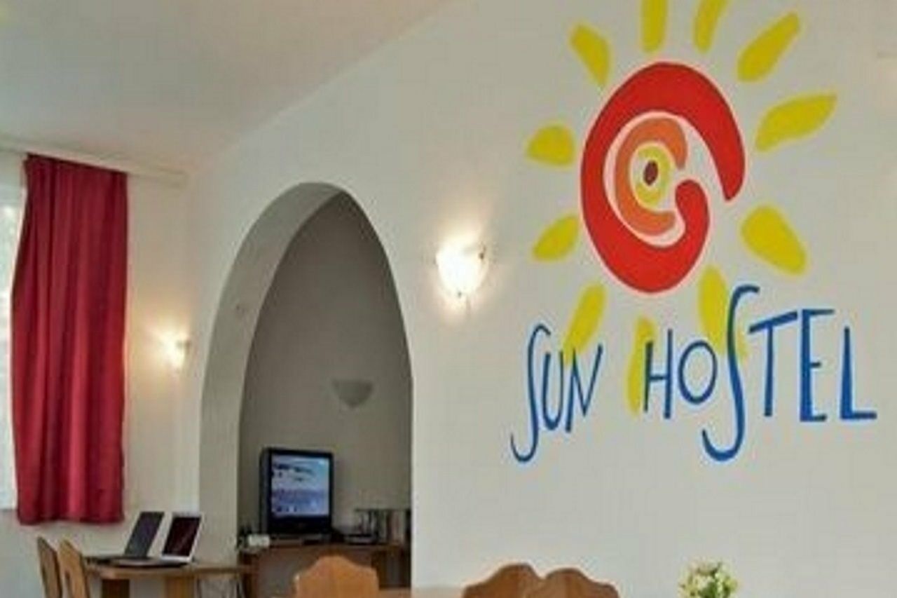 Guesthouse Sun Hostel บุดวา ภายนอก รูปภาพ